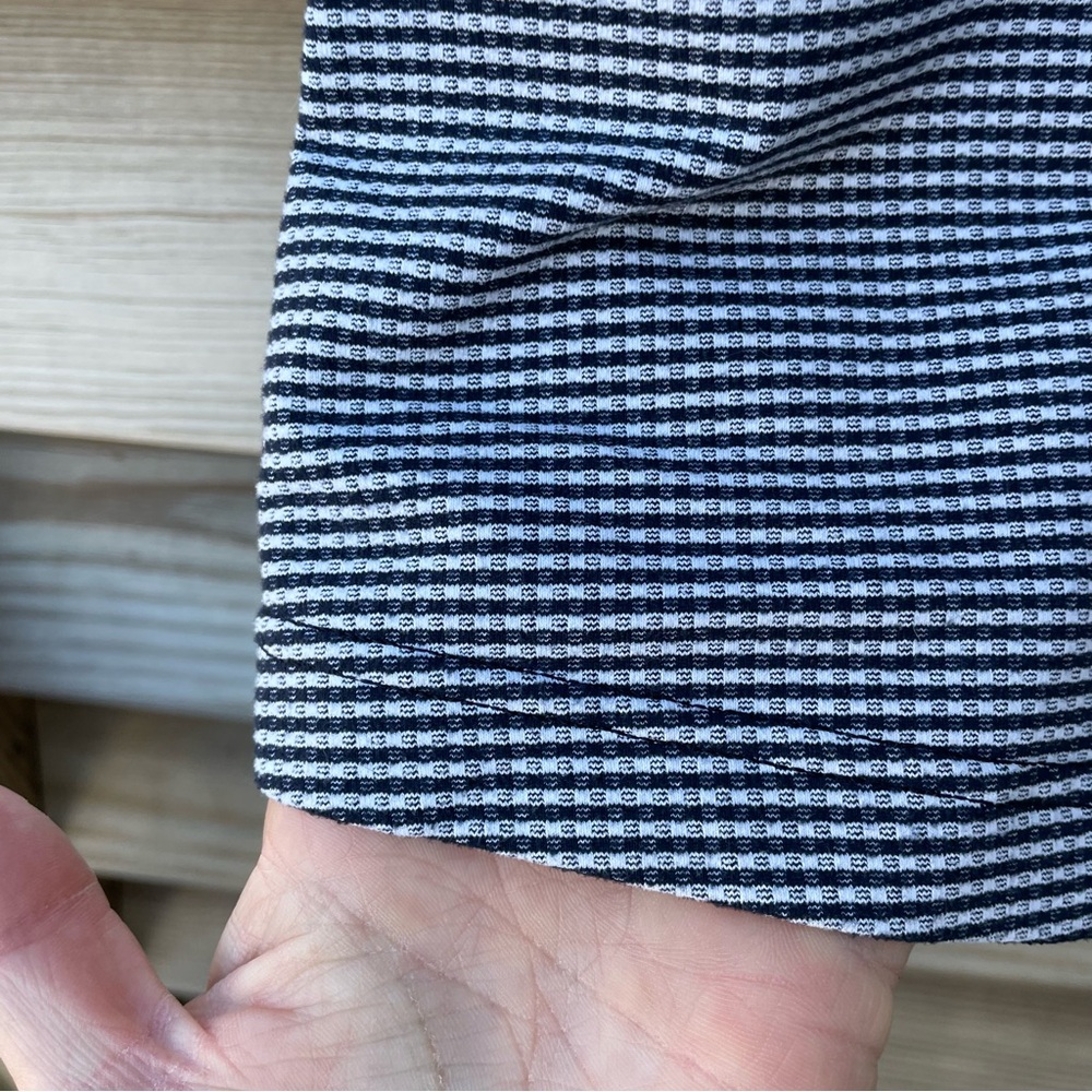 Lululemon navy blue & white gingham racer back tank top EUC Women 12 - Picture 3 of 8